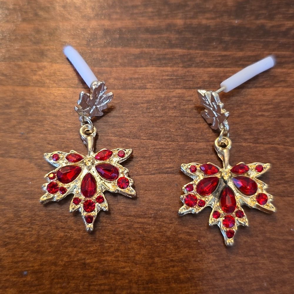 Maple leaf earrings